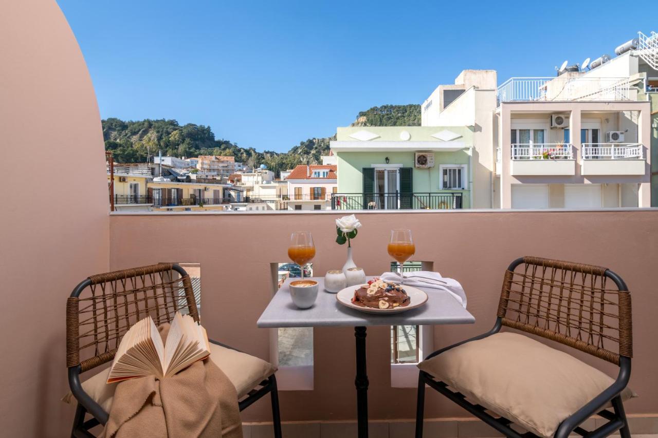 Maison Downtown Luxury Apartments! 자킨토스 타운 외부 사진