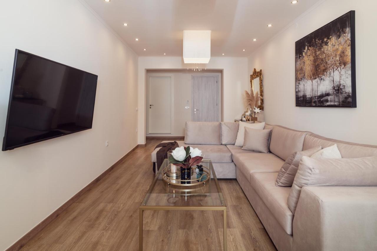 Maison Downtown Luxury Apartments! 자킨토스 타운 외부 사진