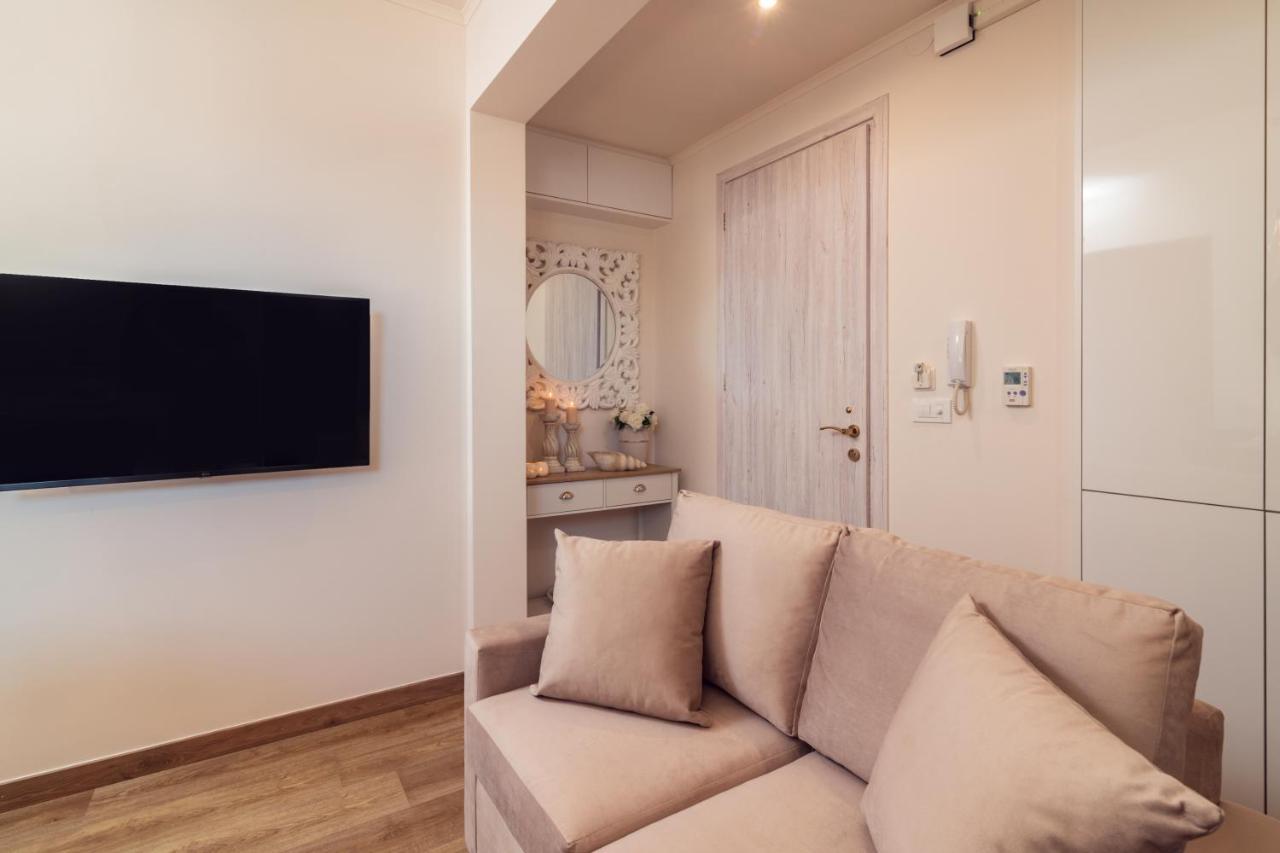 Maison Downtown Luxury Apartments! 자킨토스 타운 외부 사진
