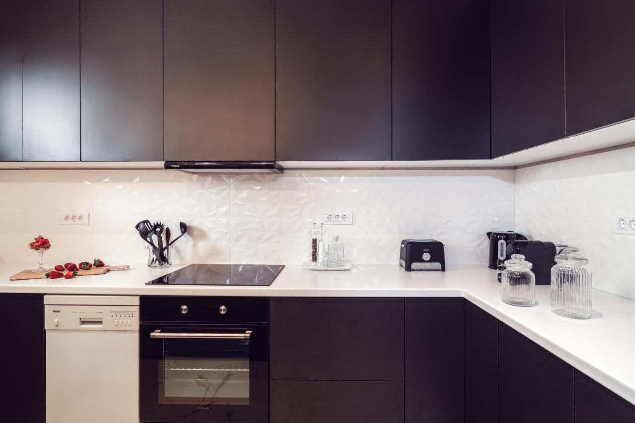 Maison Downtown Luxury Apartments! 자킨토스 타운 외부 사진
