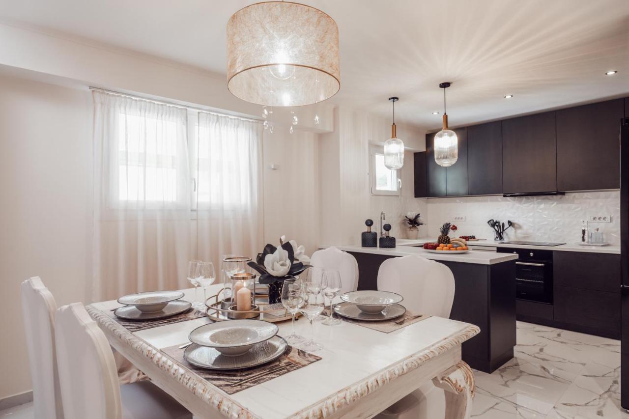 Maison Downtown Luxury Apartments! 자킨토스 타운 외부 사진