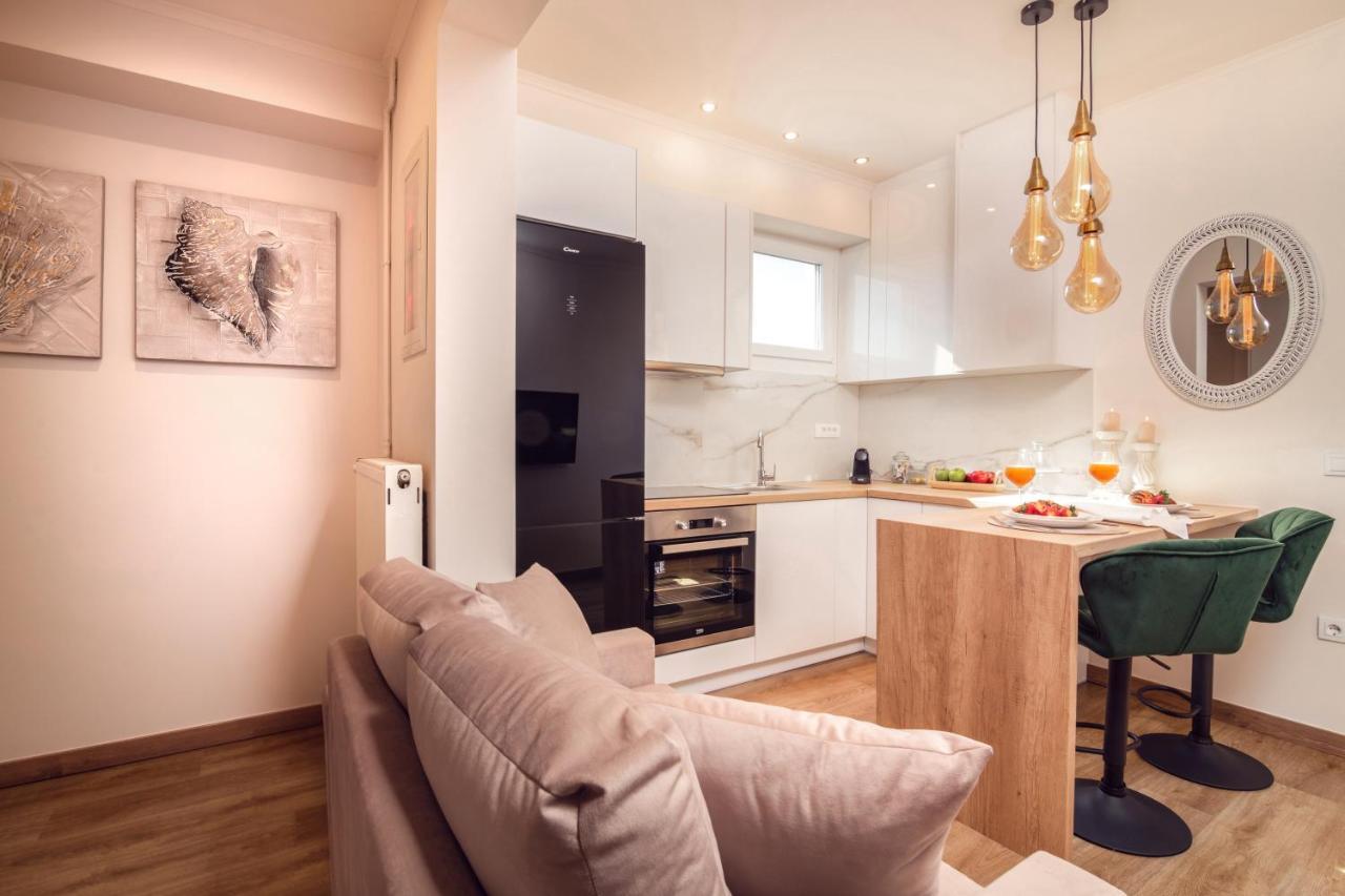 Maison Downtown Luxury Apartments! 자킨토스 타운 외부 사진